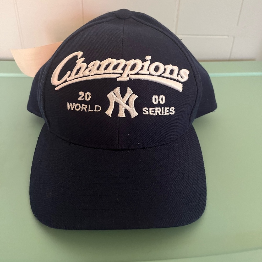 New York Yankees 2000 MLB World Series Champions Puma hat adjustable snapback